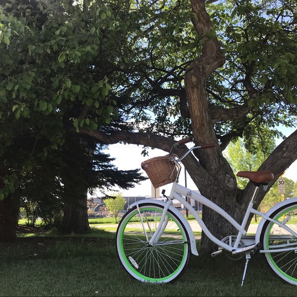 Meet your Posher, Jennifer - Picture 1 of 1